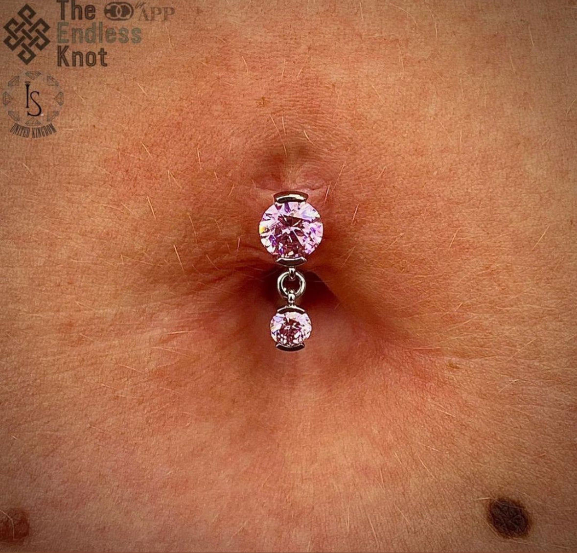 Floating navel curve CZ