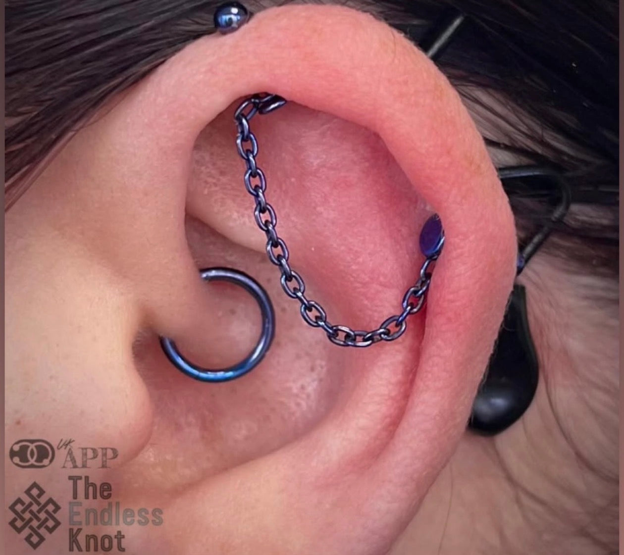 Straight barbell in ear ￼