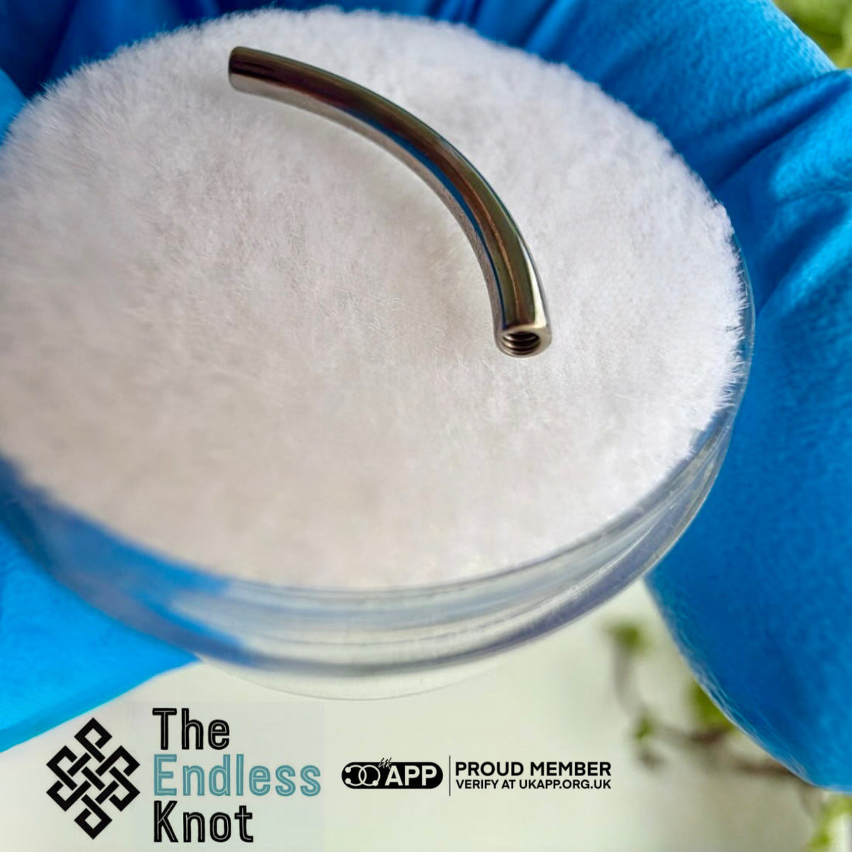Threaded curved barbell