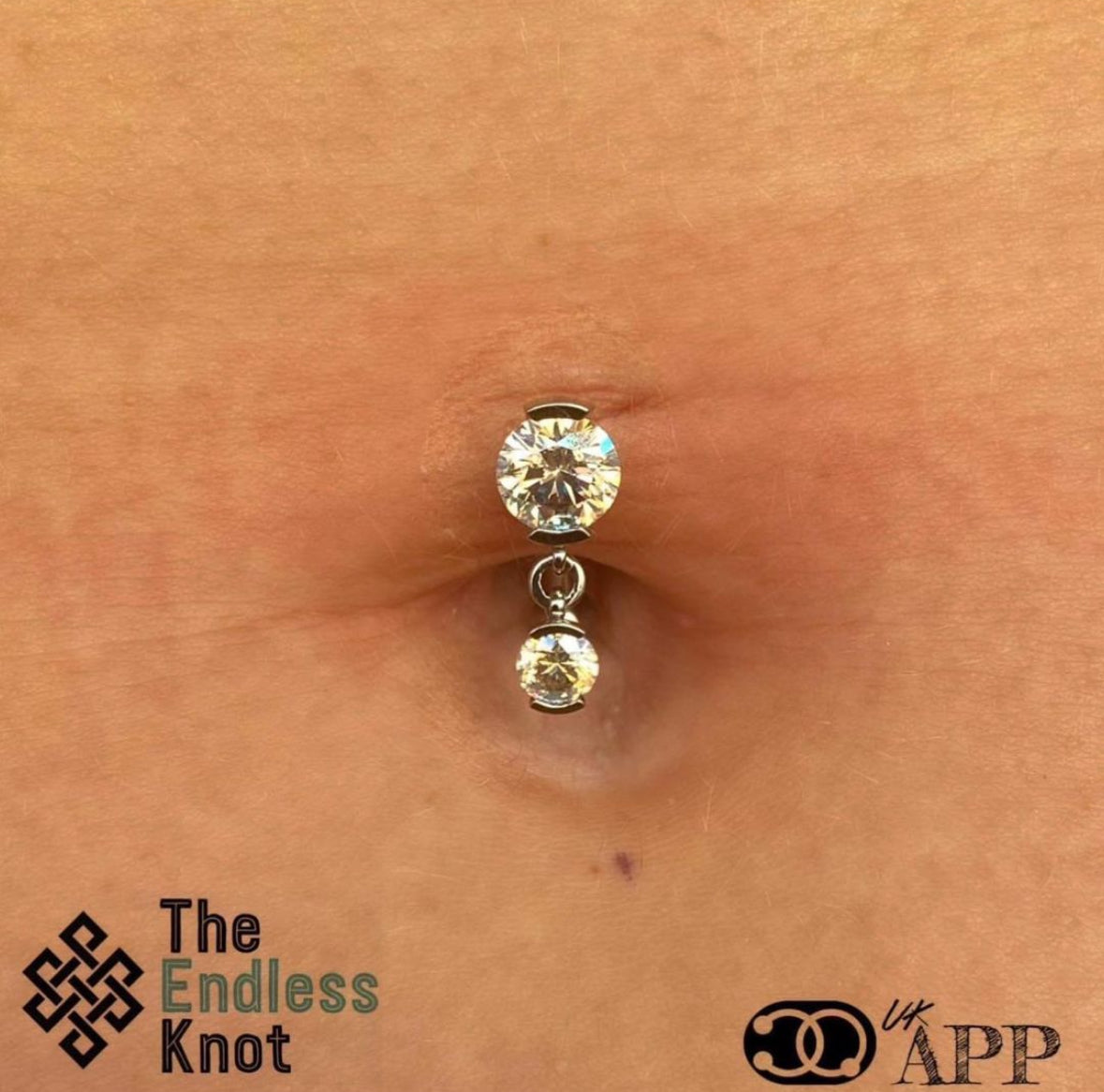 Floating navel curve CZ